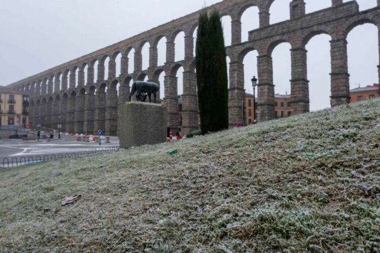 La provincia de Segovia, en alerta amarilla por niebla y frío extremo con hasta -6º 1 Las heladas se harán presentes en la provincia a raíz del frío.