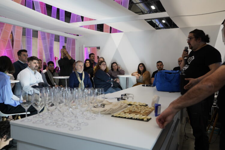 ‘Alimentos de Segovia’ triunfa en FITUR con su propuesta gastronómica 1 Presentación de una de las catas.