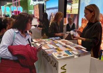 La afluencia de público en Fitur fue constante.