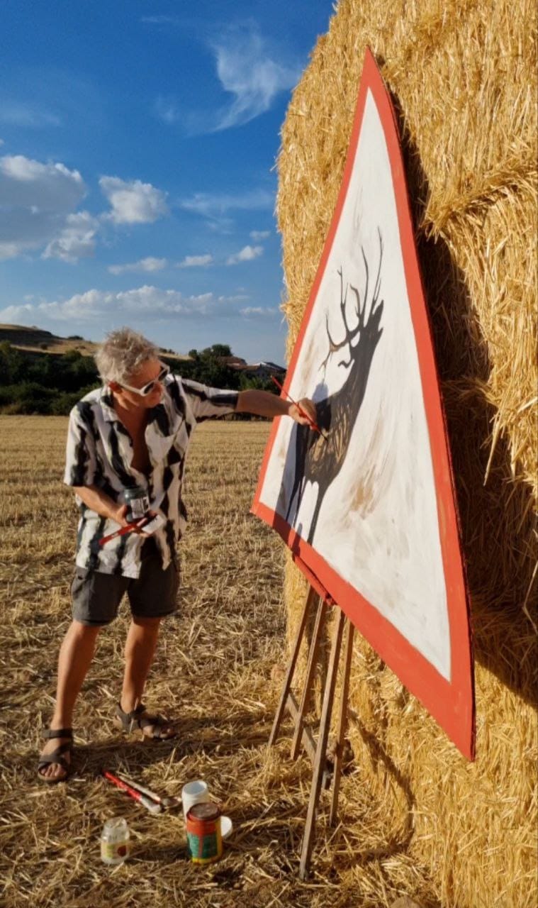 Luis Moro llega al MUSAC 2 Luis Moro pinta la obra ‘El bramido de la tierra’. Foto: Luis Moro.