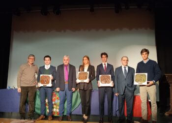 Juan Emilio Cristóbal, Eusebio Fernández, Alonso Fernández, Olga Casado, Víctor Hernández, Teófilo Sanz e Ignacio Palla. PEÑA TAURINA ‘VICTORIANO DE LA SERNA’