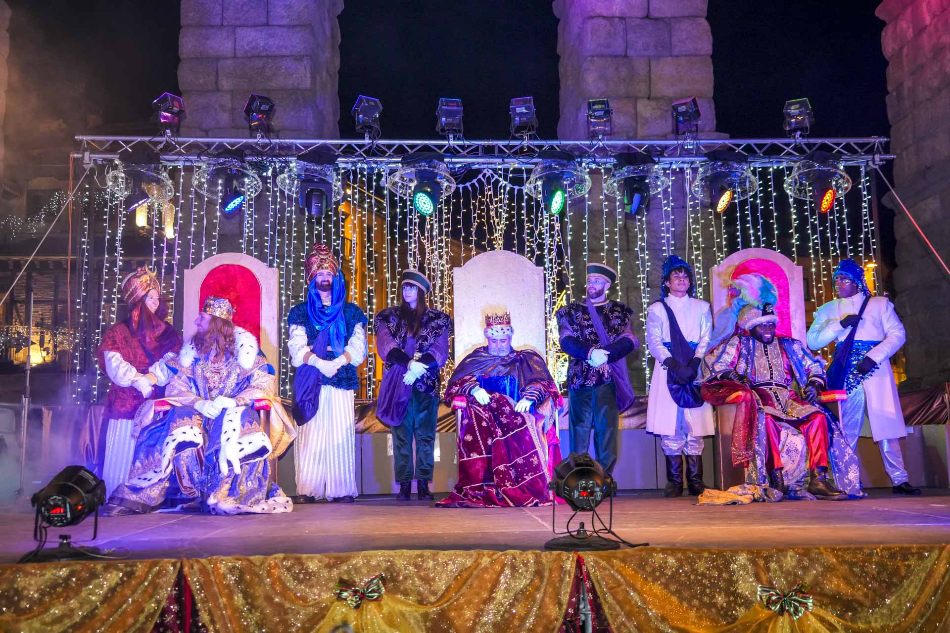 La magia ilumina Segovia para recibir a los Magos de Oriente 2 Cabalgata de Reyes en Segovia Fotografia Miguel Angel Fernandez 227