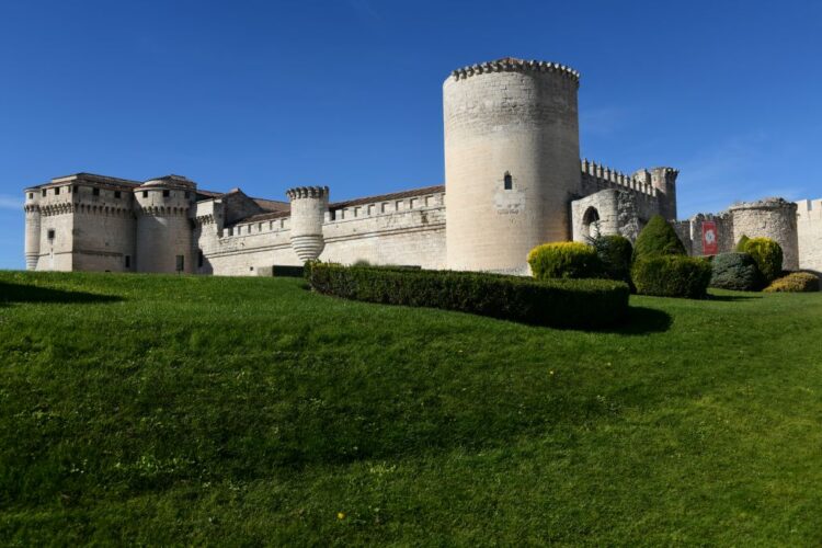 El Castillo de Cuéllar, uno de los grandes atractivos turísticos de la localidad. / JOSÉ ANTONIO SANTOS