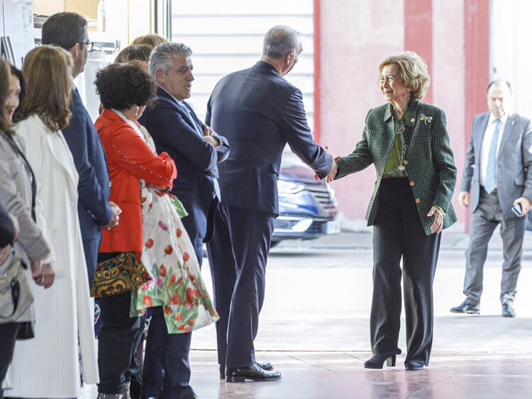 Visita de Doña Sofía al Banco de Alimentos de Segovia. / NACHO VALVERDE - ICAL