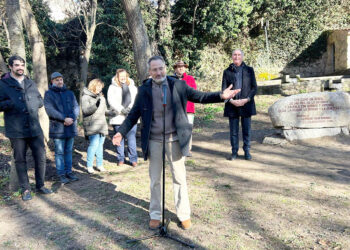 Leopoldo Yoldi, durante el homenaje en la Alameda del Parral. / EL ADELANTADO