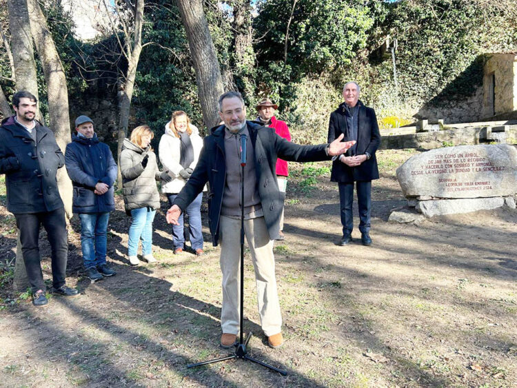 Reconocimiento a Leopoldo Yoldi y su equipo por la recuperación paisajística de la ciudad 1 Leopoldo Yoldi, durante el homenaje en la Alameda del Parral. / EL ADELANTADO