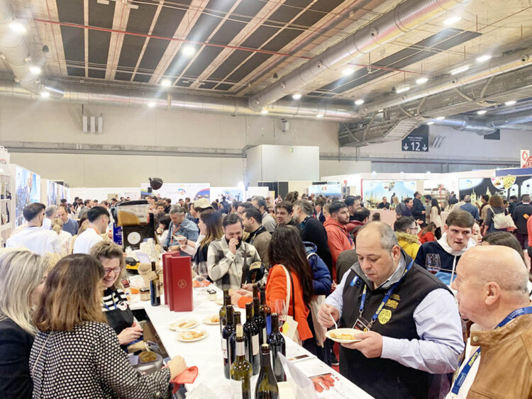 Stand con productos segovianos en Madrid Fusión. / EL ADELANTADO