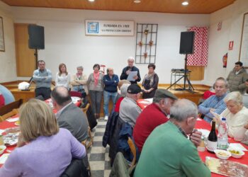 El presidente de 'La Prote' se dirige a los socios durante la celebración de 122 aniversario / AMADOR MARUGÁN