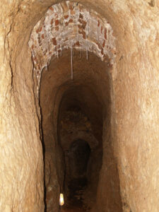 Pozo de los hornos, excavado por Miguel Vyzcaino.