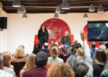 Limurá Prado y José María Bravo, durante la presentación del libro 'La Bruja de San Mamés'. / HÉCTOR CRIADO