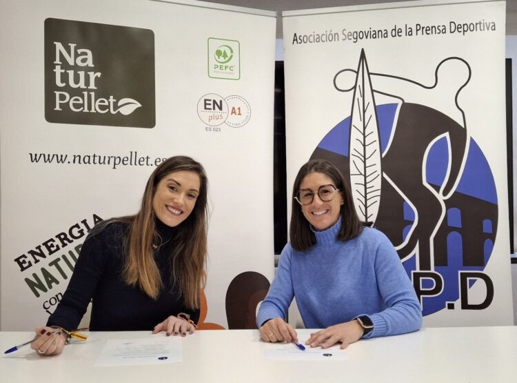 Naturpellet vuelve a patrocinar la Gala del Deporte en su 40 aniversario 1 La CEO de Naturtepellet, María José Tapia, y la presidenta de la Asociación Segoviana de la Prensa Deportiva, Elena Gutiérrez, durante la firma del convenio./ASPD
