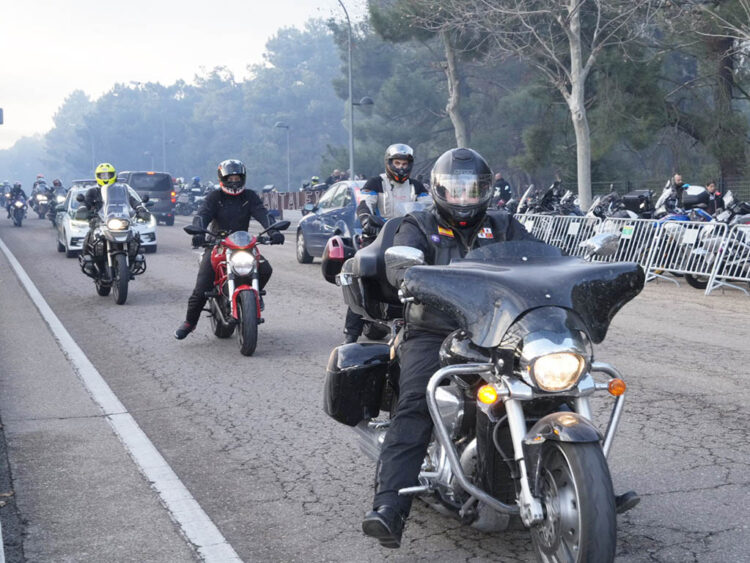 Moteros en la Concentración 'La Leyenda' de Cantalejo. / MIGUEL ÁNGEL FERNÁNDEZ
