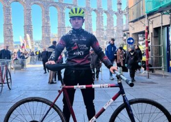 Pelayo Hernando instantes antes de participar en la tradicional Carrera del Pavo en Segovia./E.A