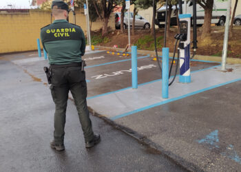 Robo de cable de cobre de los cargadores eléctricos / GUARDIIA CIVIL