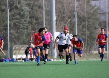 Un instante de partido entre RAC Lobos y Aeronáuticos. /RAC LOBOS