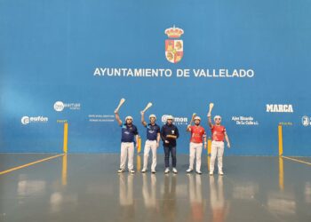 Los protagonistas del partido de pala corta en Vallelado./ CP VALLELADO