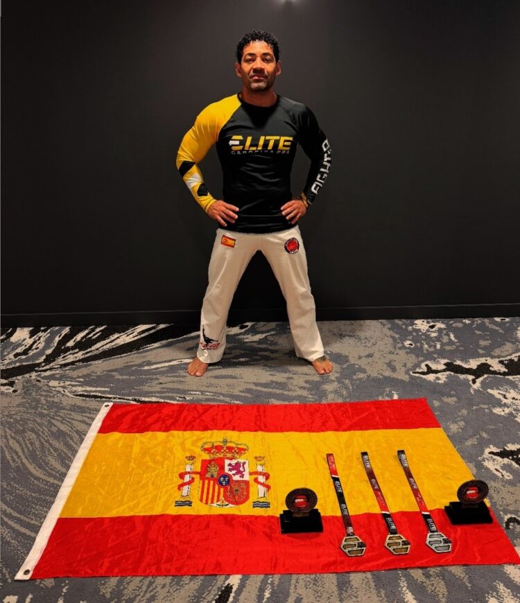 Flavio Olivera, con las medallas./ E.A.