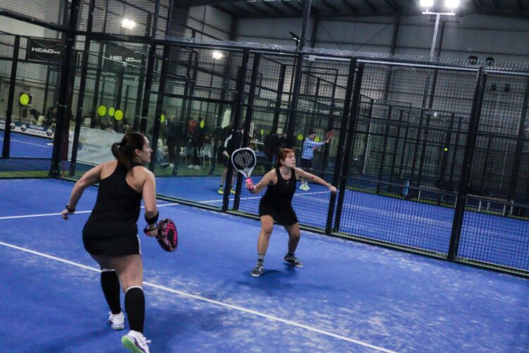 Imagen de uno de los encuentros de categoría femenina disputados en Padelzone. / DIPUTACIÓN