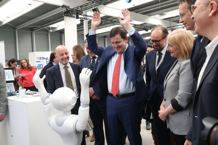 Inauguración de la II Feria Internacional de Innovación y Tecnología al Servicio de los Cuidados, Fitecu, en Zamora. / JL Leal