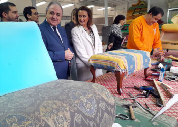 La Directora general de Economía Social y Autónomos y el Delegado de la Junta en Palencia visitan el centro especial de empleo de la Fundación Valora2 en Palencia. / JCYL