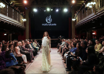 La colección Henko, de la leonesa María Lafuente, desfiló hoy  en el Teatro Magno de Madrid, dentro de la Fashion Week. / Juan Lázaro