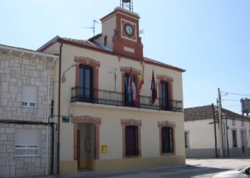 Edificio de la Casa Consistorial de Adrados / E.A.