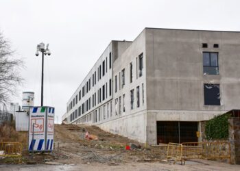 Las obras del nuevo centro escolar avanzan según los plazos previstos. / A.M.