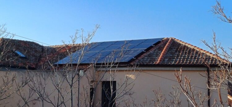 Instalación de placas solares / AYTO. OTERO DE HEREROS