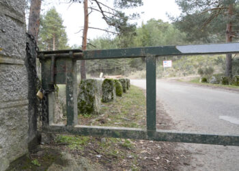 Acceso cortado a la zona del embalse de El Tejo.