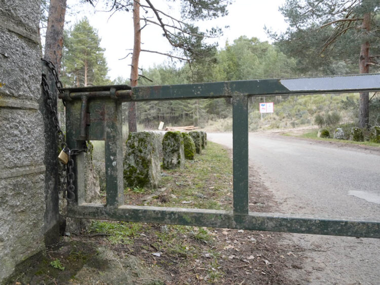 Acceso cortado a la zona del embalse de El Tejo.