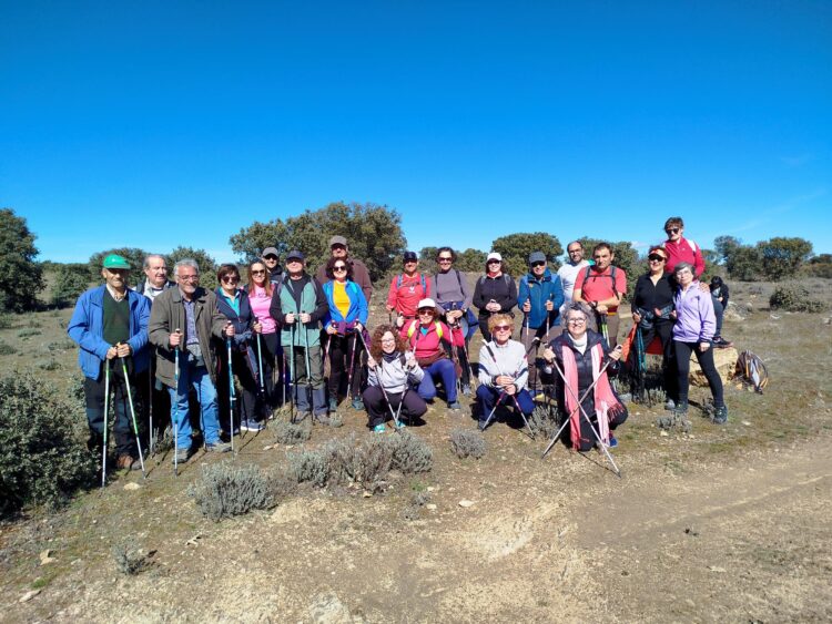 Arahuetes acoge la primera de las diez rutas de la III edición de 'Marchando por la provincia' 1 Grupo de participantes en la marcha de Arahuetes / DIPUTACIÓN DE SEGOVIA