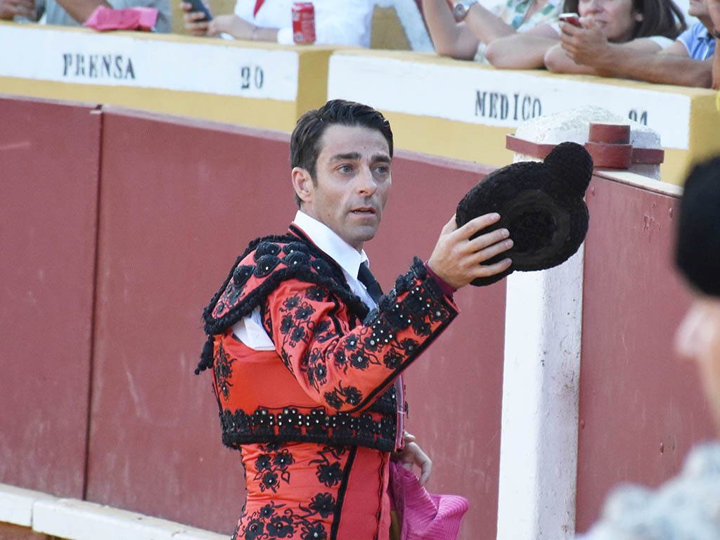Alberto Román, de banderillero. / A.M.