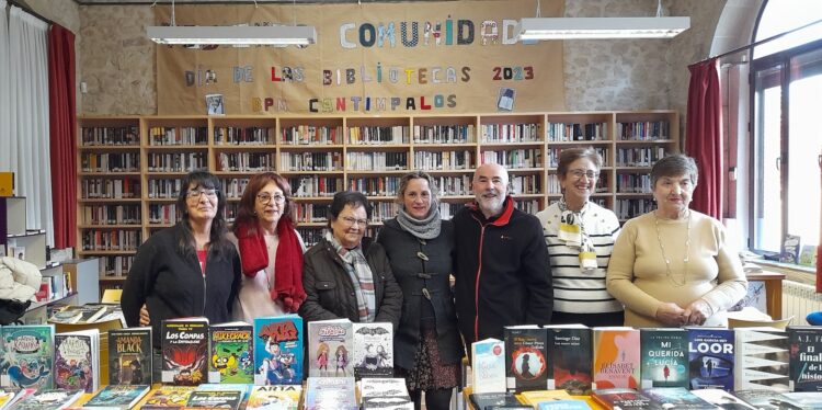 Reconocimiento de la Asociación de Jubilados en el acto de despedida de Jiménez / LOURDES MATARRANZ