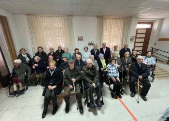 Homenaje a los mayores de la localidad / LOURDES MATARRANZ