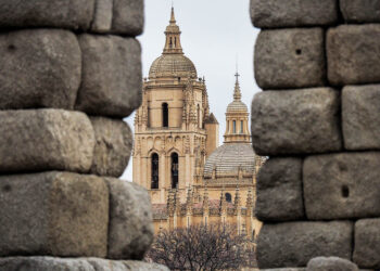 Catedral de Segovia desde los arcos del Acueducto. / HÉCTOR CRIADO