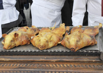 Presentación del cochinillo asado. / KAMARERO