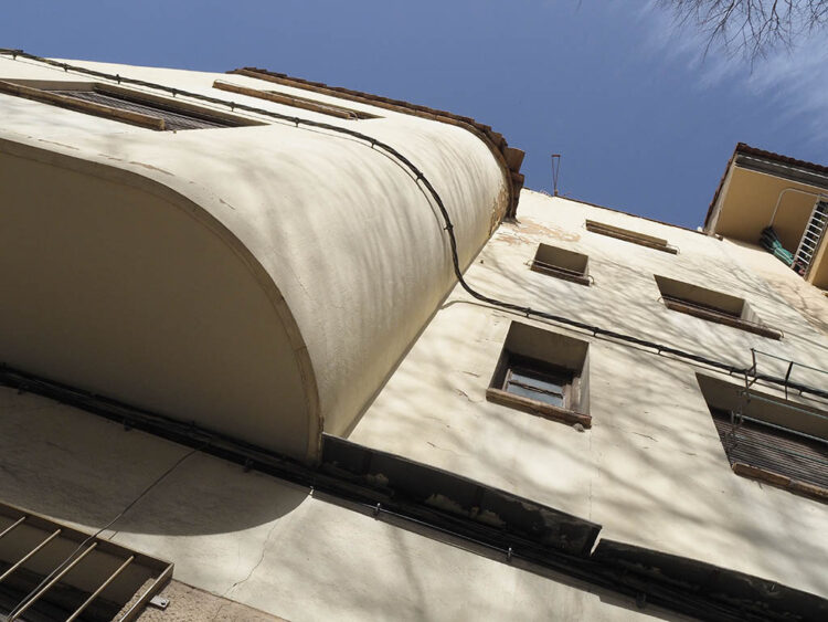 Una placa en homenaje a Pagola se instalará entre las calles Los Coches y Gobernador Jiménez 1 Edificio de Pagola, en la calle José Zorrilla de Segovia. / KAMARERO