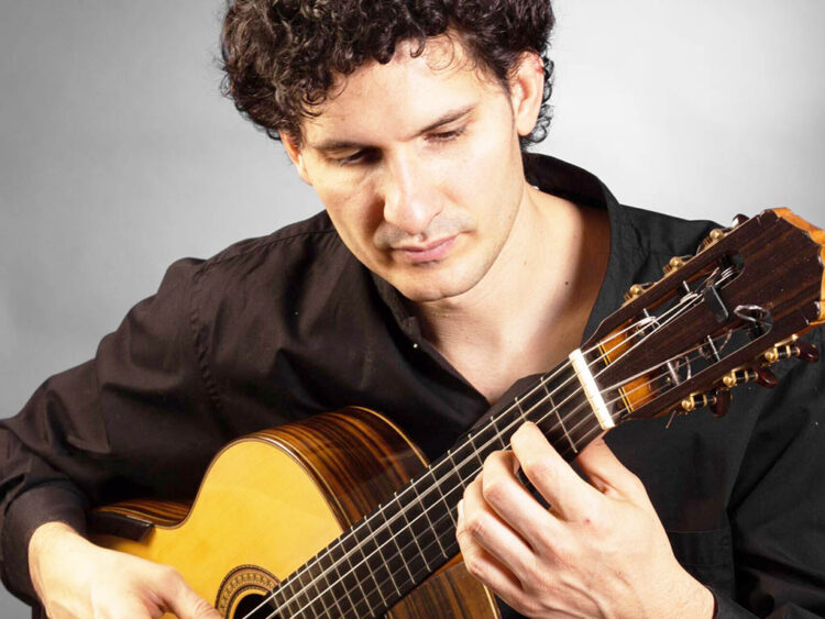 El guitarrista Alfonso Aguirre Dergal. / AGUIRREDEGAL.COM