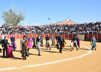 Paseíllo en la Plaza de Toros de Mozoncillo. / A.M.