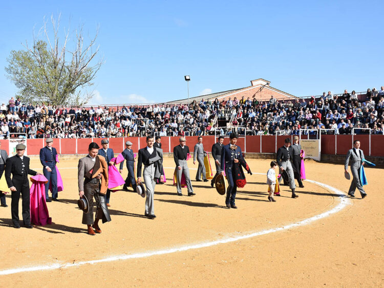 Mozoncillo, primer cartel de la temporada taurina en la provincia 1 Paseíllo en la Plaza de Toros de Mozoncillo. / A.M.