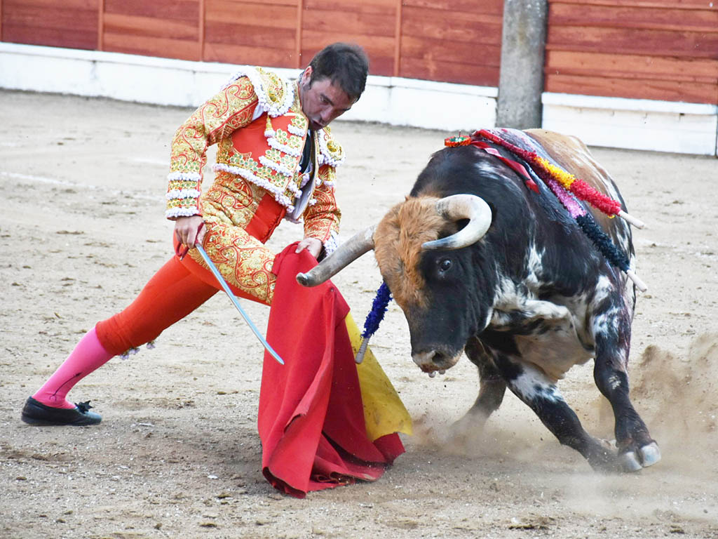 El cuellarano Javier Herrero, de matador, en El Espinar (2021). / A.M.
