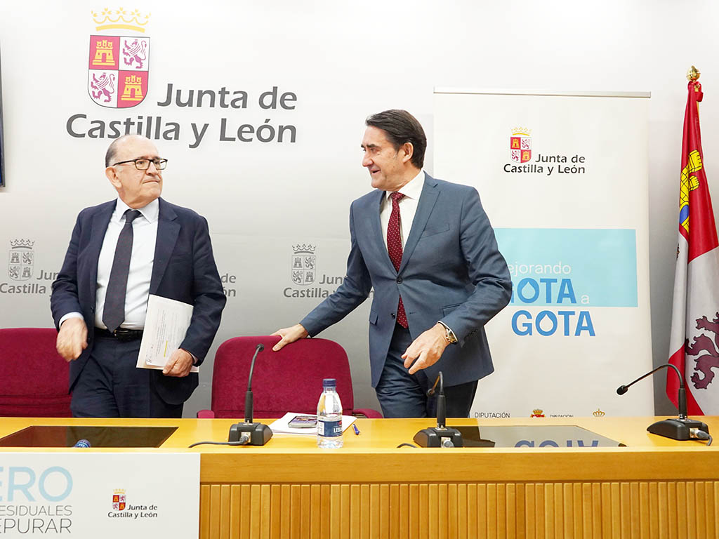 El consejero de Medio Ambiente, Vivienda y Ordenación del Territorio, Juan Carlos Suárez-Quiñones, presenta el balance de obras hidráulicas y la previsión de actuaciones en materia de política de agua para todas las provincias de la Comunidad. / ICAL - MIRIAM CHACÓN