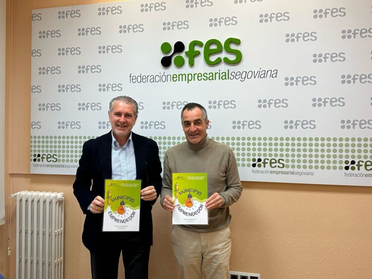 Lastras de Cuéllar se suma a la Red de Municipios Emprendedores de la FES 1 Firma del acuerdo entre el Ayuntamiento y la FES / FES