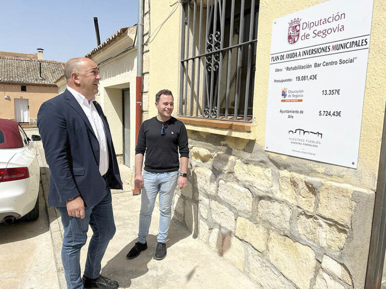 El Pleno de la Diputación aborda la concesión de ayudas del PAIMP 1 El presidente de la Diputación, Miguel Ángel de Vicente, visita una de las actuaciones del PAIMP en Añe.