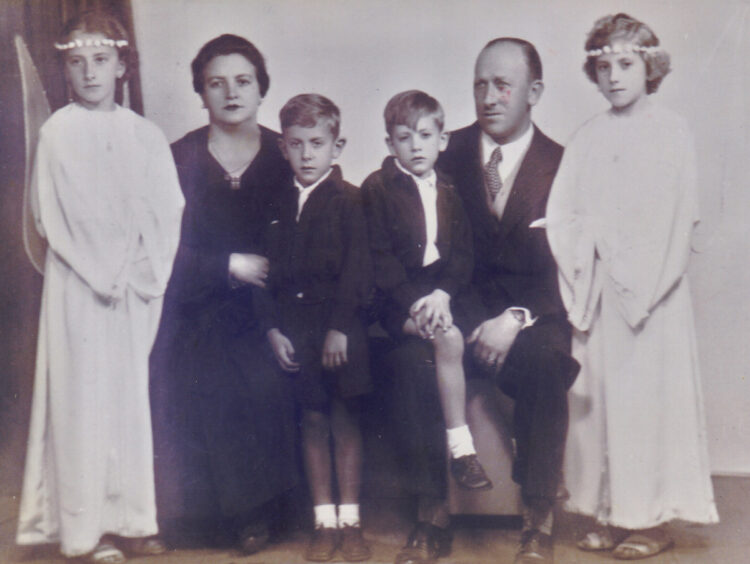 Pagola y su familia.