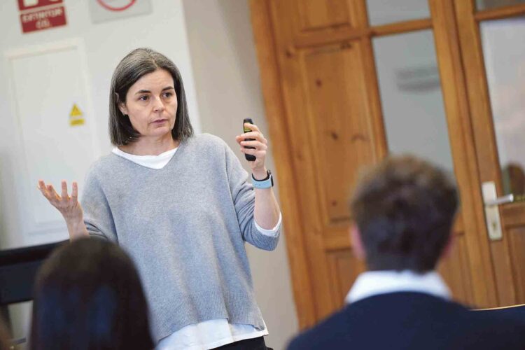 Gabaldón es actualmente Profesora de Entorno Económico en IE Business School, donde da clases de economía y análisis económico de países. / Roberto Arribas