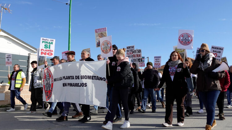Manifestación de vecinos contra la planta de biometano en Pinarejos.