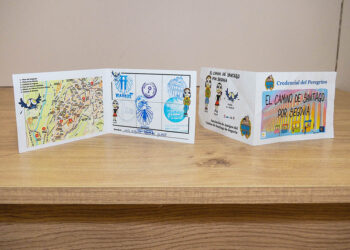 Ruta y credencial de peregrino del Camino de Santiago a su paso por Segovia. / HÉCTOR CRIADO