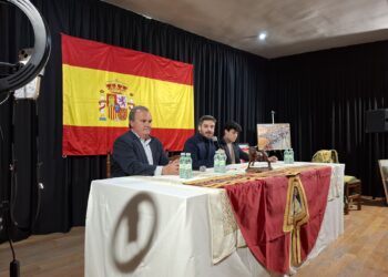 Ricardo del Río, Alberto Palacios y Roberto Martín 'Jarocho', en la tertulia taurina de Cabezuela. / F.D.