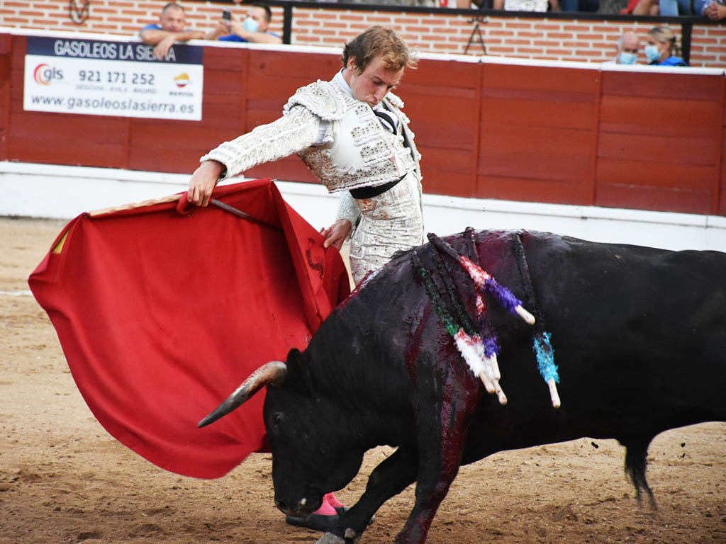 Mozoncillo, primer cartel de la temporada taurina en la provincia 5 Bernadina de Román Collado en El Espinar (2021). / A.M.